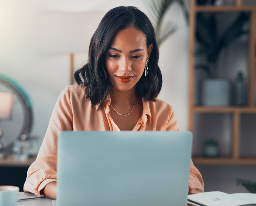 resources_estatements Woman on laptop